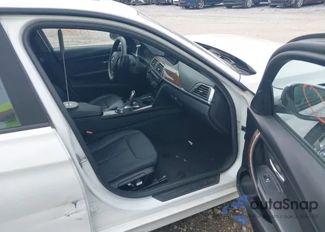 2017 BMW 320I xDrive z USA, uszkodzony, nr VIN WBA8E5G30HNU42435